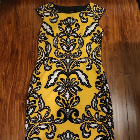 Dress - Picture 1 of 2